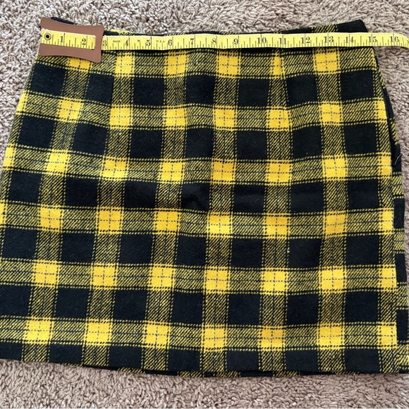 Forever 21 Yellow and Black Plaid Mini Skirt - Picture 6 of 7
